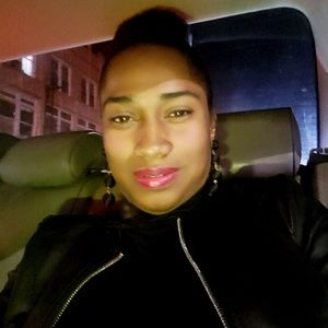 Meet your Posher, Dee